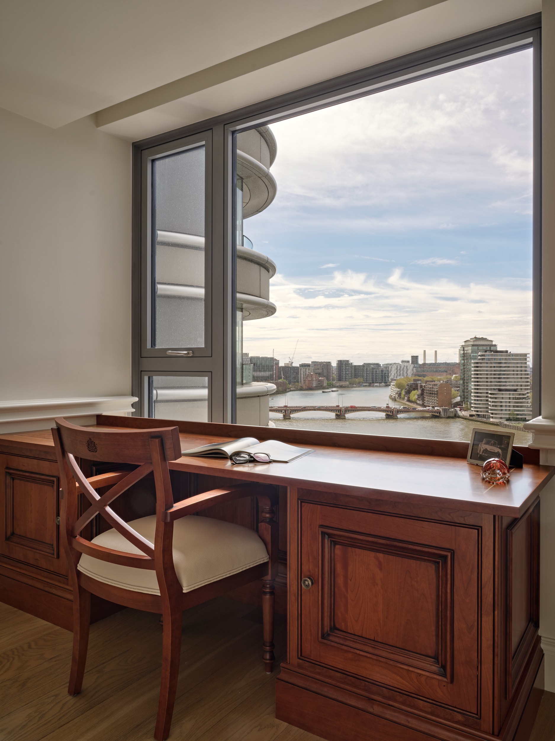 bespoke-desk