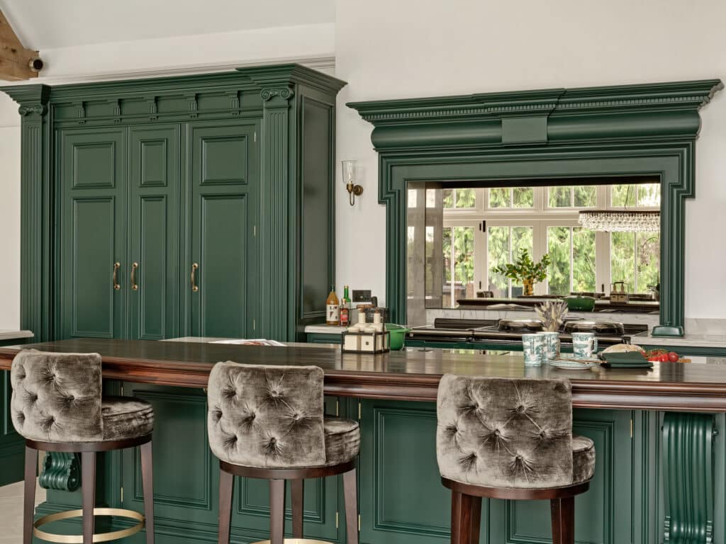 traditinal-kitchen-mantle-green