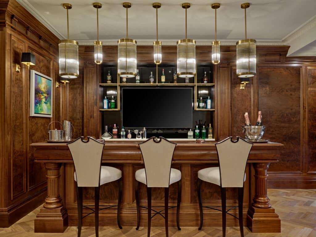 traditional-home-bar-design