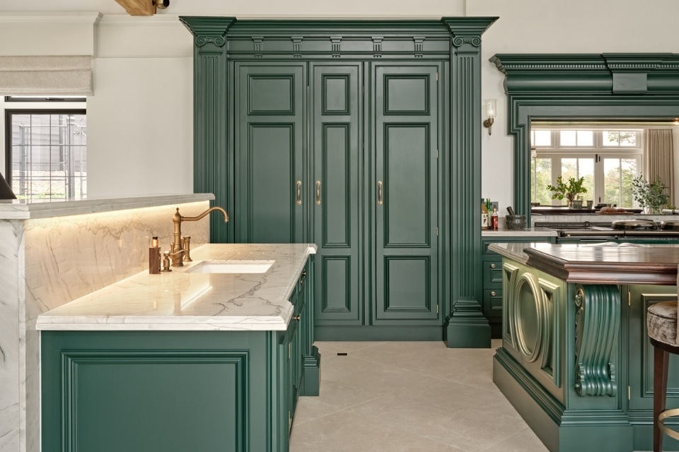kitchen-cabinetry-island-sink